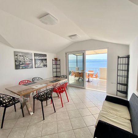 Apartmani Mateo Омиш Экстерьер фото