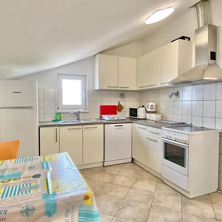 Apartmani Mateo Омиш Экстерьер фото